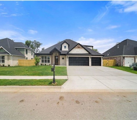 1330 Josephine Dr, Centerton, AR