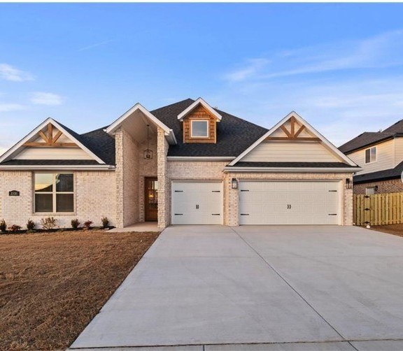 1330 Tiffany St, Centerton, AR